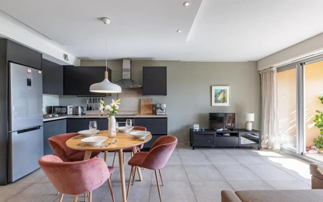 2 BDR Villefranche-sur-Mer Sea View Parking and Swimming Pool