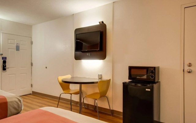 Motel 6 Jennings, LA