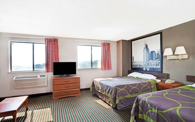 Super 8 By Wyndham Nashville/ Dntn/ Opryland Area