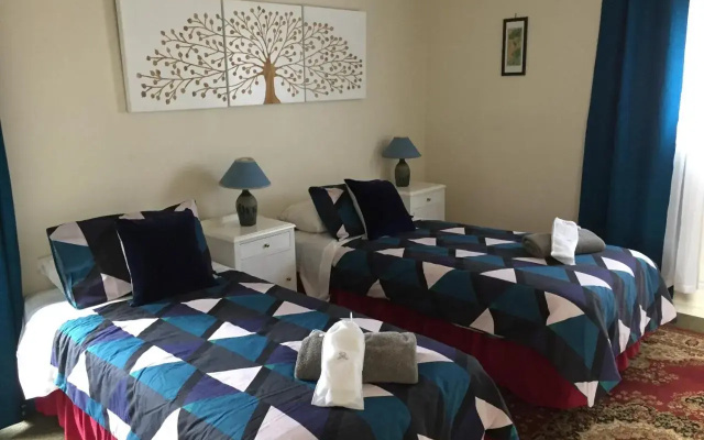 Oaktree Guest House