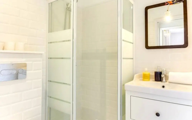 Stunning 2 Bed, all new in Gracia Neighborhood