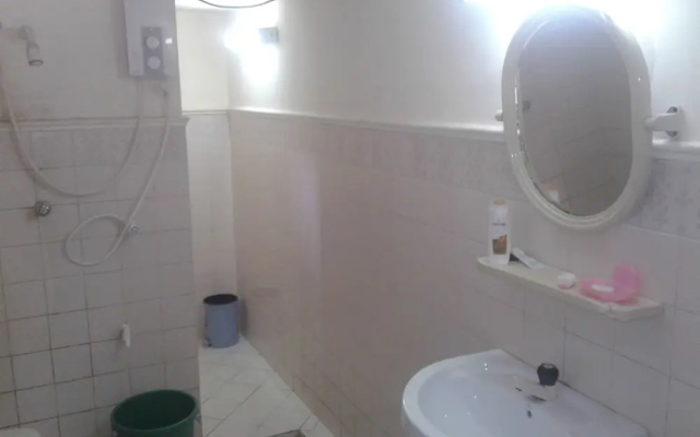 Hikka Train Hostel