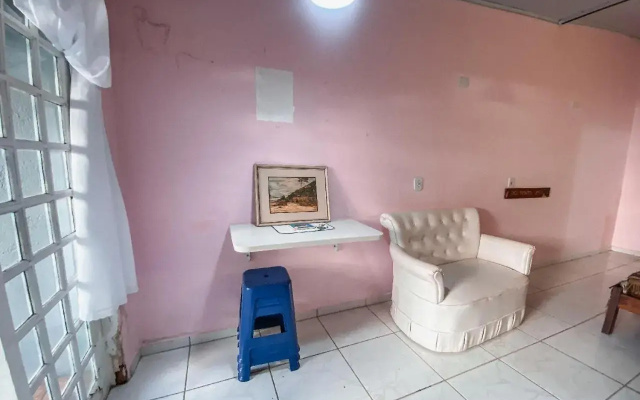 Kitnet completa a 800m da Praia