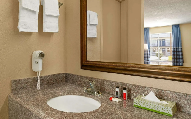 Americas Best Value Inn - Gulfport
