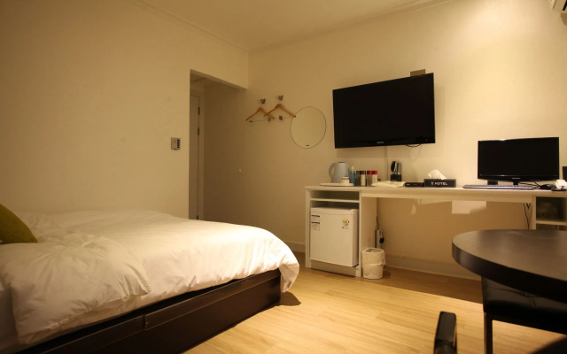 Y Hotel
