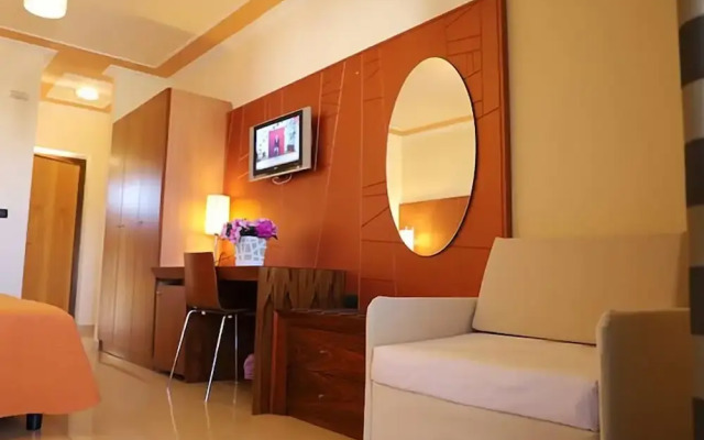 Laghi Room Only