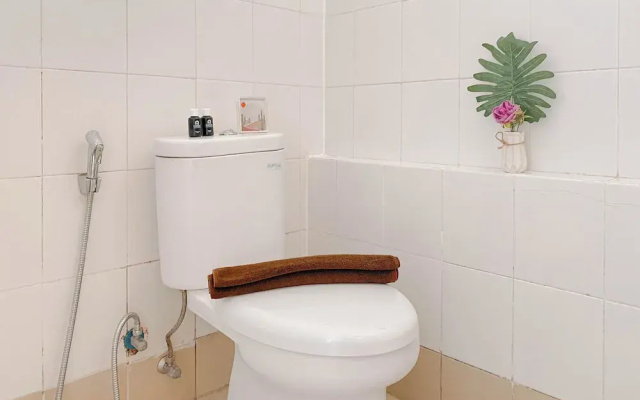 New And Modern Look Studio Room At Apartment Bassura City