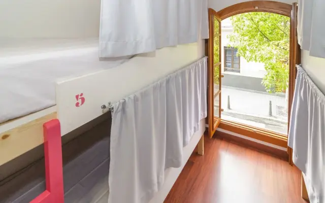 La Fabrica Urban Hostel