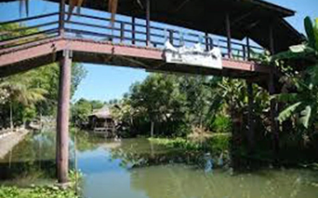 Baan Suanaomsuk