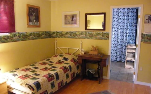 Silvern Lake Trail Bed & Breakfast