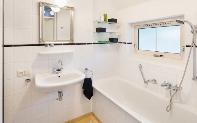 Romantic Villa With a Dishwasher, Near a National Park