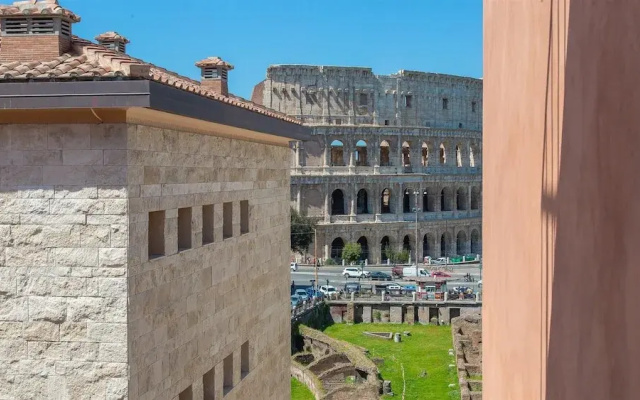 Rental In Rome Colosseum View Luxury Apartment