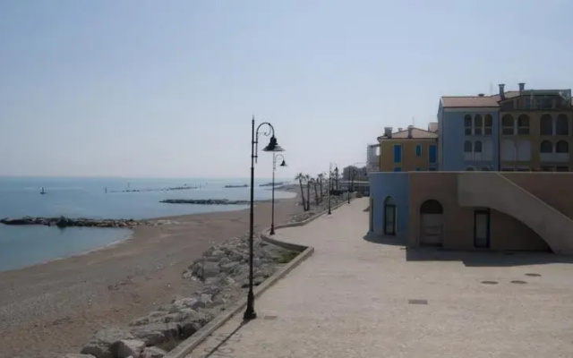 Zeus Apartments