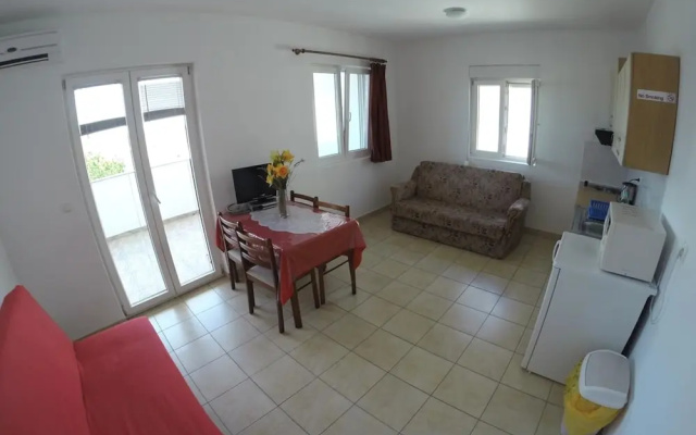 Cosy Apartment in Zadar With Balcony