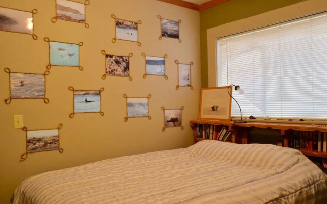 Eugene Whiteaker International Hostel