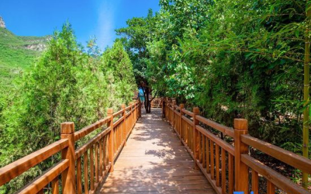 Yuntaishan Puju Lakeside Homestay