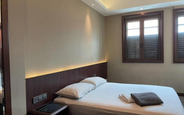 AM Hotel