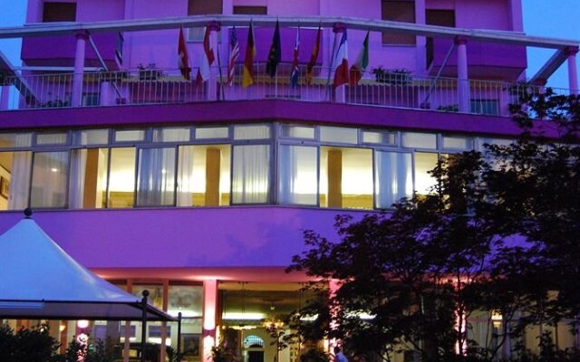 Отель Terme Eden Италия, Абано-Терме - отзывы, цены и фото номеров - забронировать отель Terme Eden онлайн вид на фасад
