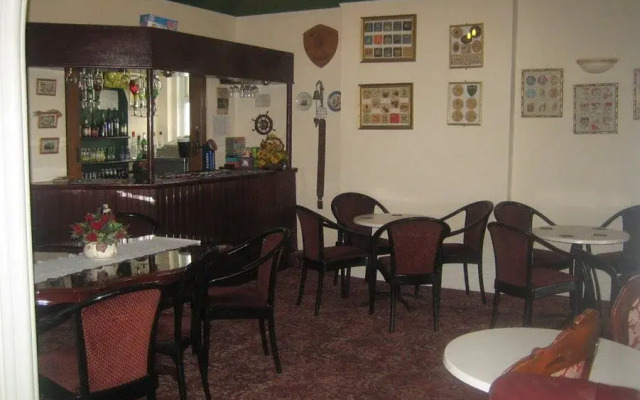 Roseberry Hotel