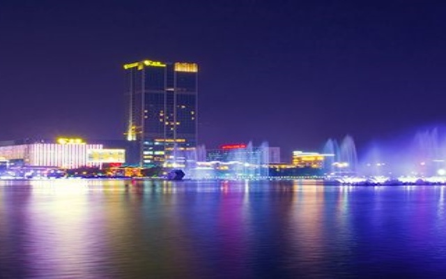 Golden Eagle Summit Hotel Yancheng вид на фасад
