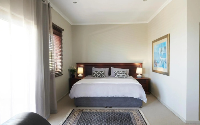 6 on Clifton - Spacious 2 bedroom apartment