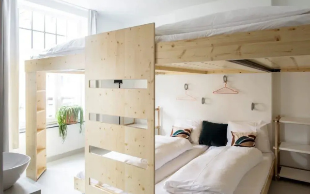 The Green Elephant Hostel & Spa