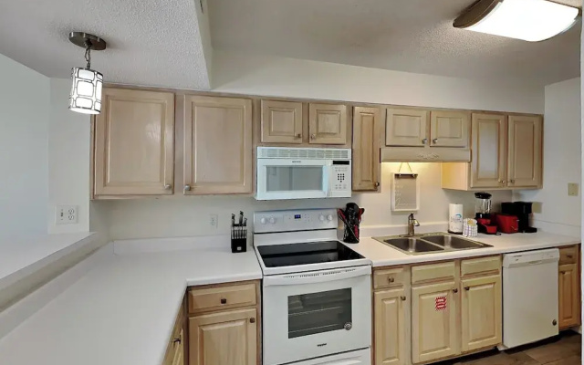 Sea Oats #603 by Southern Vacation Rentals