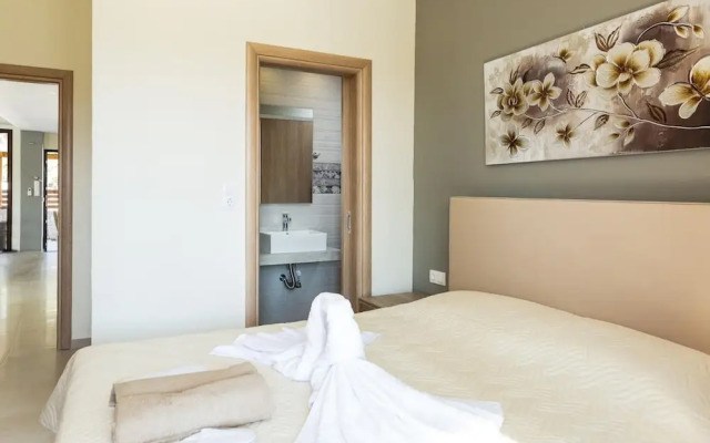 Villa Chnaris - Private Pool and Sauna