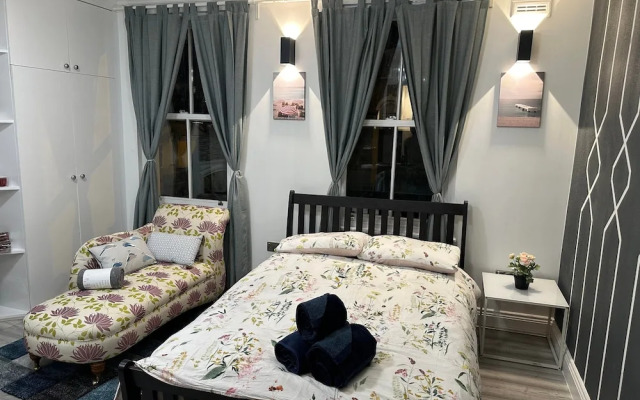 Fabulous Apartment to Acton Town