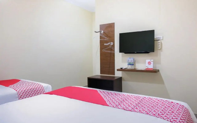 OYO Life 1149 Hotel Mustika