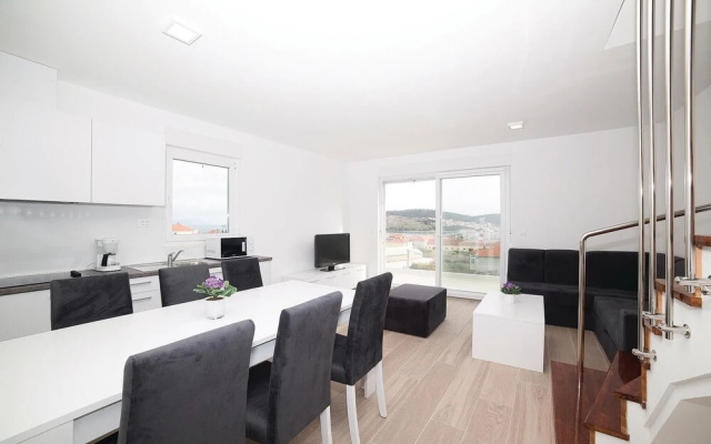 Amazing Apartment in Trogir With 3 Bedrooms and Wifi