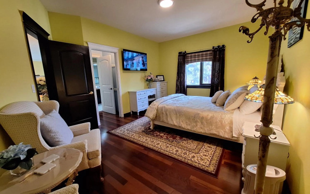 Summer Express Kelowna - Bed & Breakfast