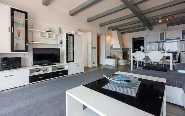 Apartment Schildy