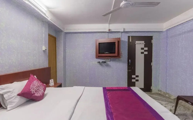 Om Regency By OYO Rooms