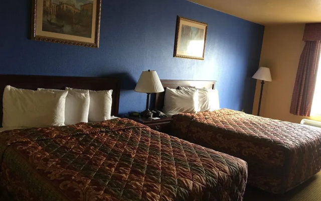 Econo Lodge Inn & Suites