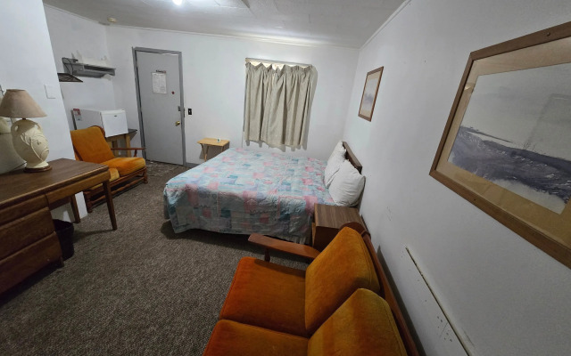 OYO Sandman Inn