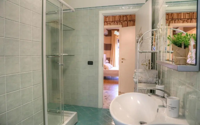 La Casetta di Lina Rooms and Apartments