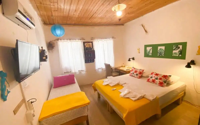 Mell10 House