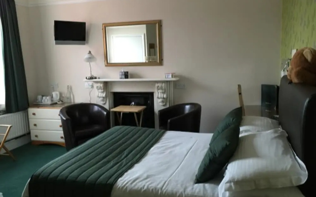 The Moorings - Guest House