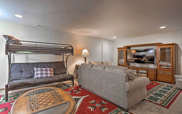 Vernon Township Condo Near Golfing + Skiing!