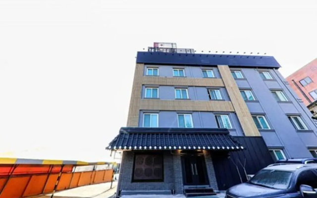 E Plus Hotel