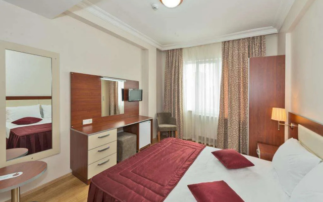 La Garden Hotel