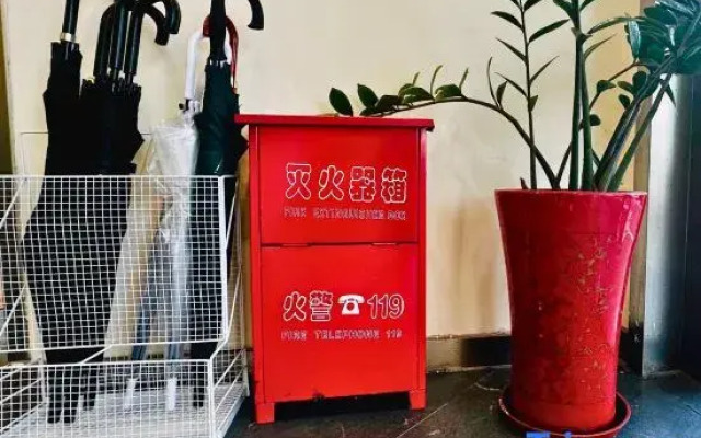 Shanghai Zhong'an Hotel (Shanghai Railway Station Xizang North Road Subway Station)