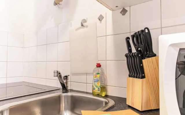 Modern Studio with Easy City Access