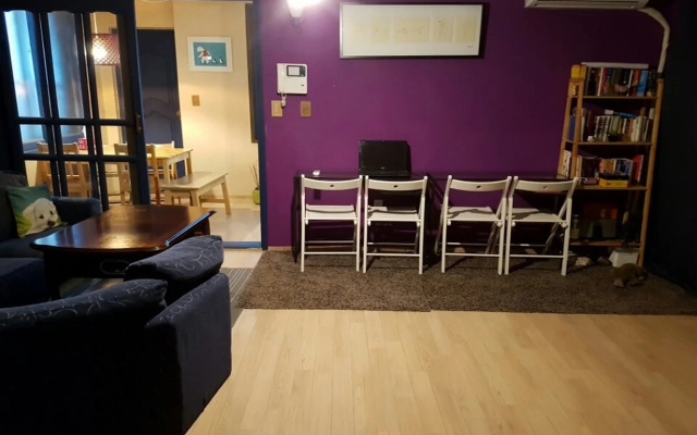 Dustin Guesthouse - Hostel