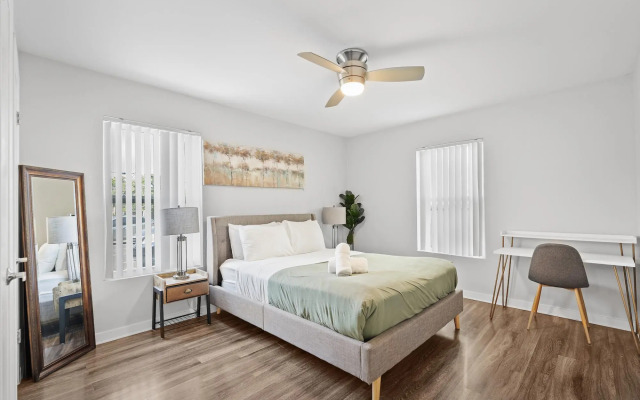 Modern 2BR Near UT Hyde Park Evonify