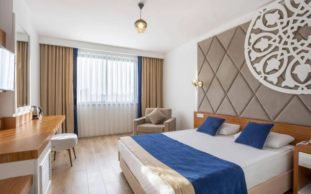 Курорт The Sansa Hotel & Spa