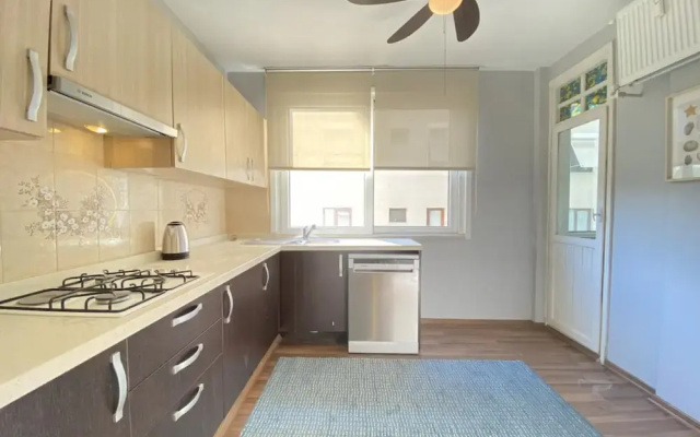 Missafir Sleek Flat With Balcony on Bagdat Street
