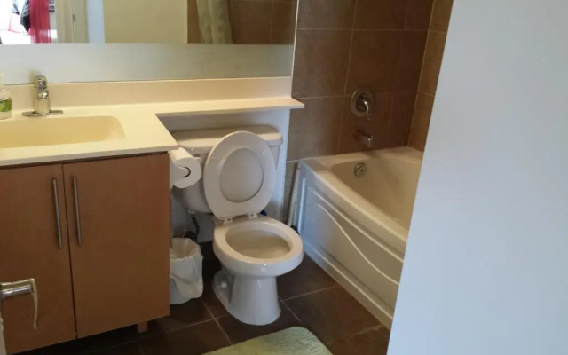 2 Bedroom 1 Bathroom Prime Location in Mississauga