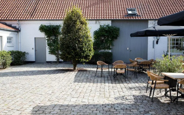 hotelImage